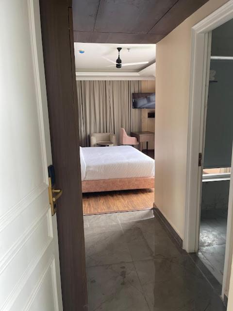 Claret Inn & Suite Далхаузи Екстериор снимка