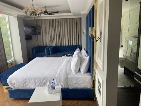 Claret Inn & Suite Далхаузи Екстериор снимка